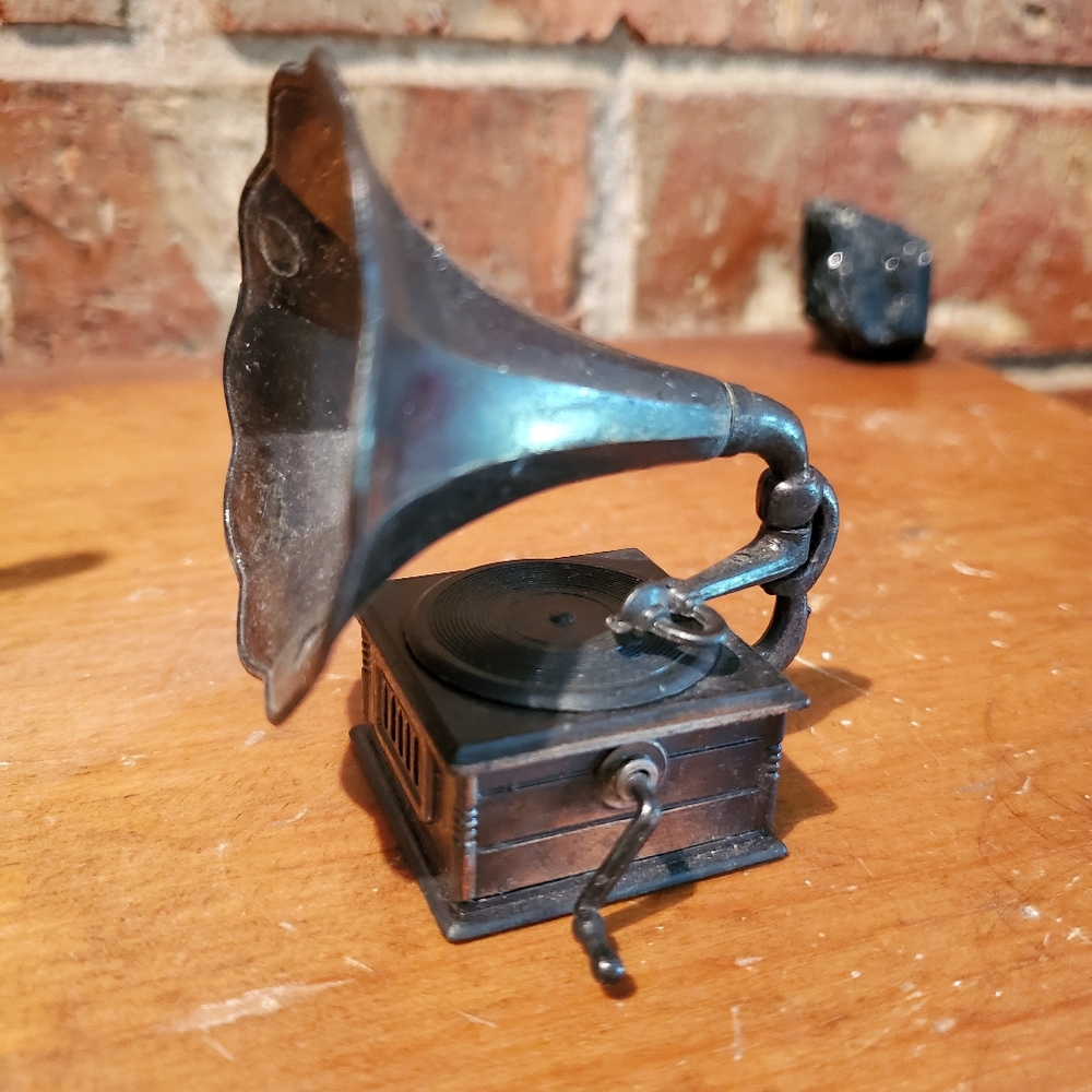 Vintage Phonograph Metal Pencil Sharpener Made In Hong Kong